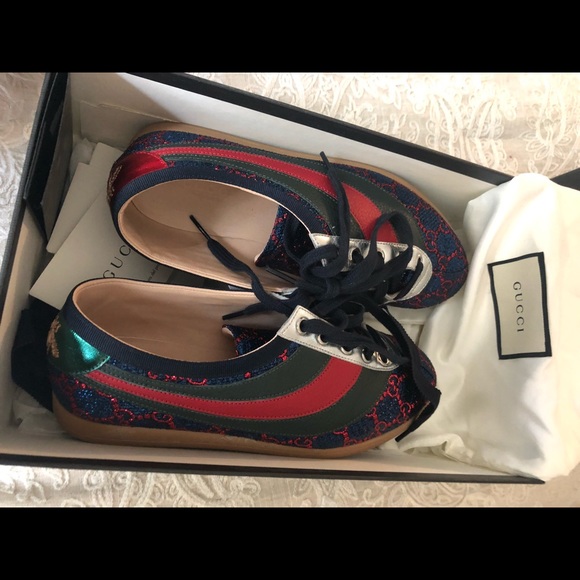 Shoes - Picture 6 of 8